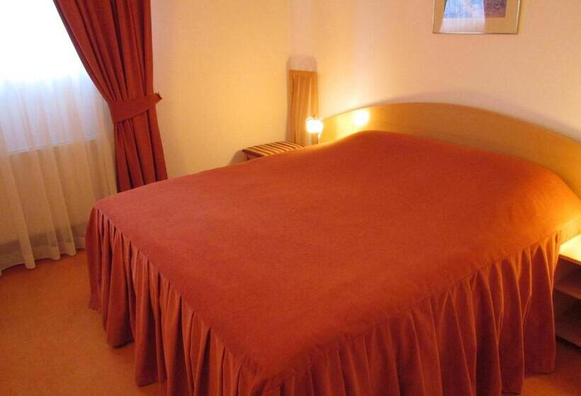 Номер Стандарт, Pensiunea Atlantis