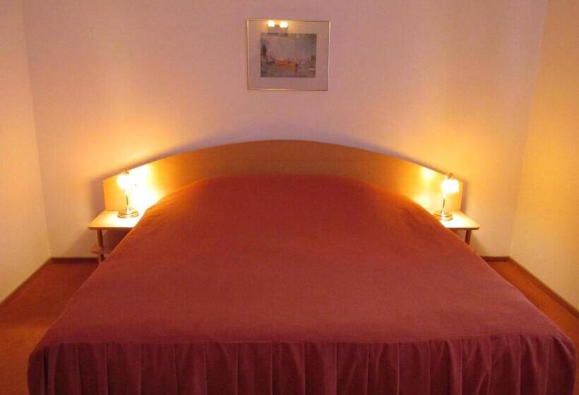 Номер Стандарт, Pensiunea Atlantis