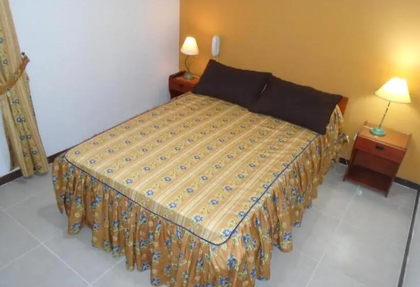 Standard-huone, De Los Cesares