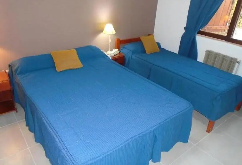 Standard Kolmen Hengen Huone, De Los Cesares