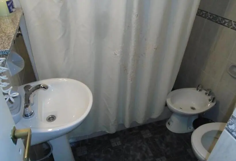 Standard Kolmen Hengen Huone, De Los Cesares