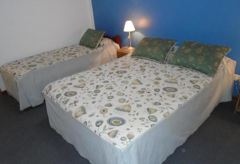 غرفة قياسية ثلاثية, De Los Cesares