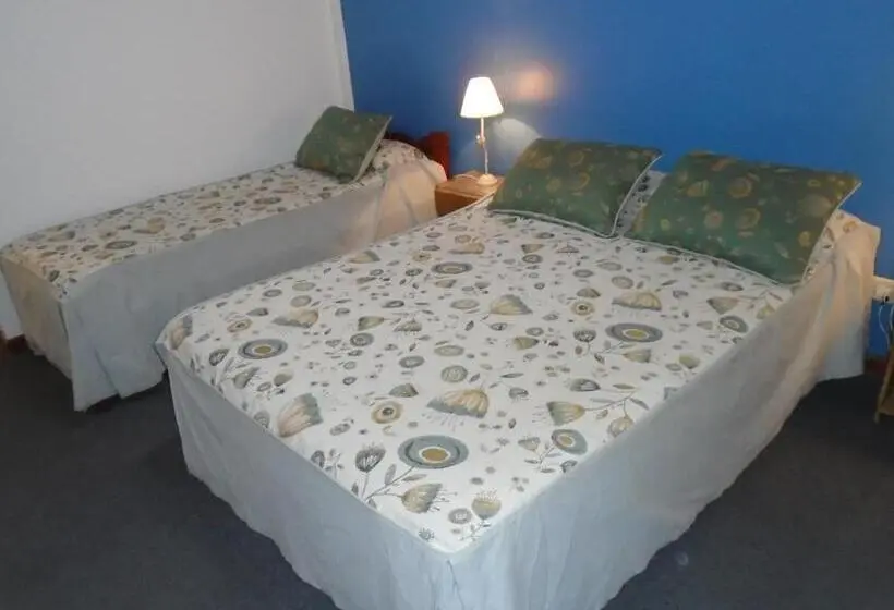 Standard Kolmen Hengen Huone, De Los Cesares