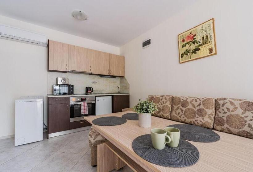 Апартаменты 1 Спальня Нижний Этаж, Apartcomplex Splendid