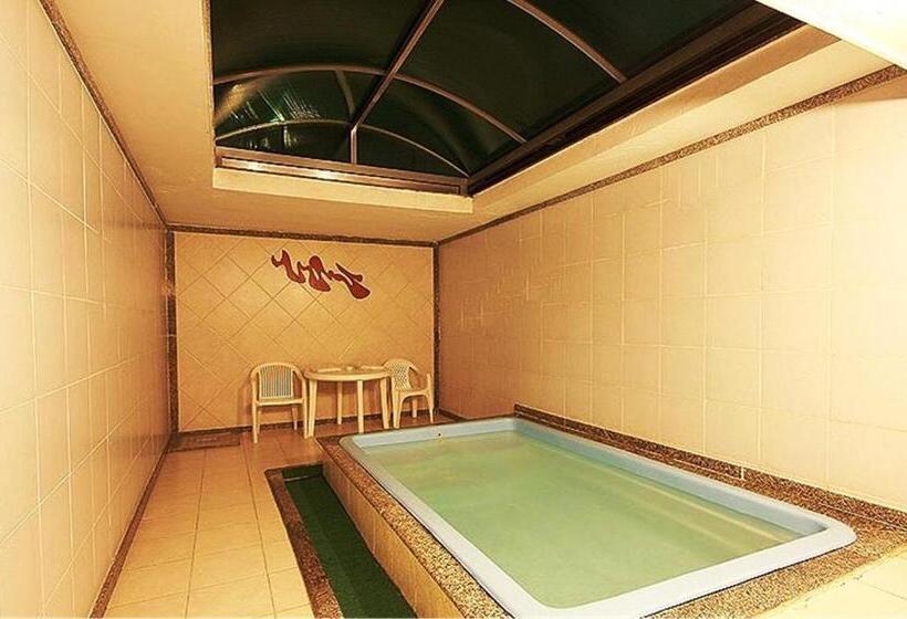 اتاق لوکس, Nosso