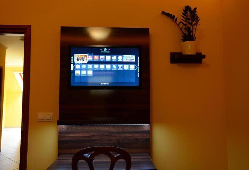 דירת דופלקס 3 חדרי שינה, Nexus Vendégház Szeged