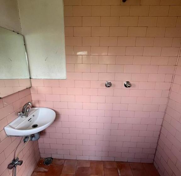 اتاق استاندارد سه نفره, Bhaktapur Guest House