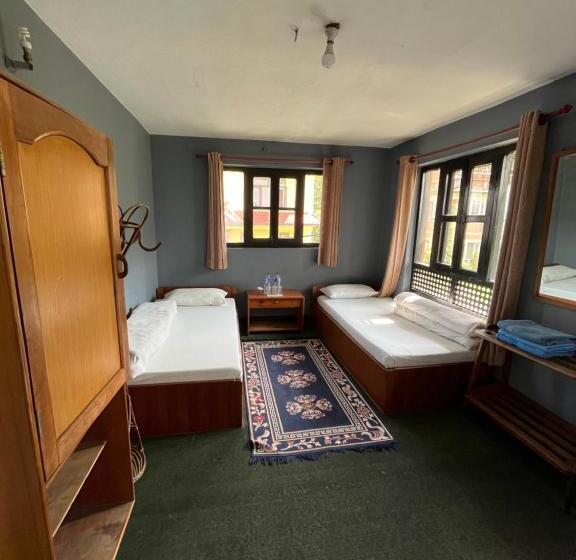 اتاق استاندارد سه نفره, Bhaktapur Guest House