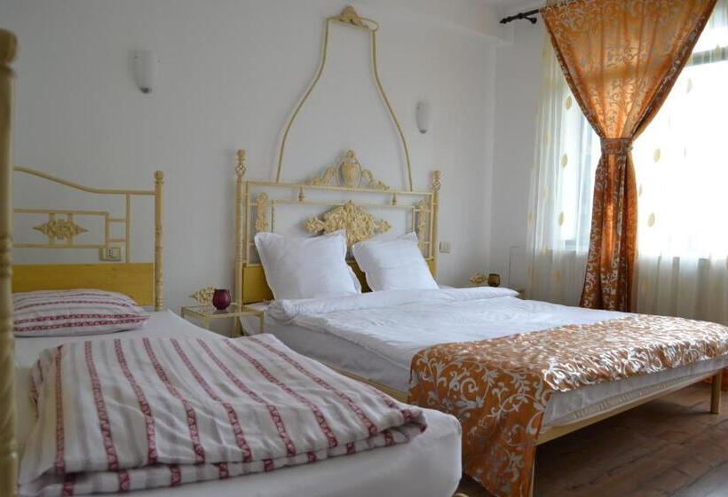 Chambre Triple Standard avec Balcon, Inspire View