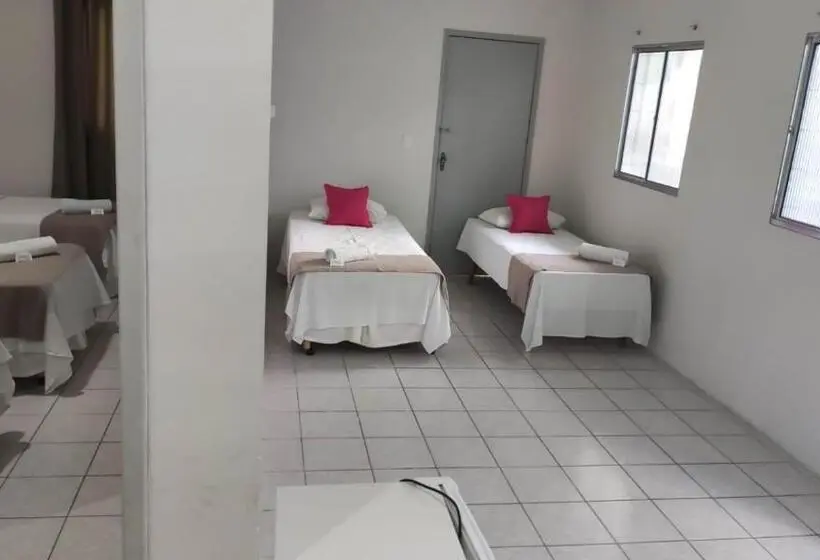 Chambre Familiale, Pousada Cecosne