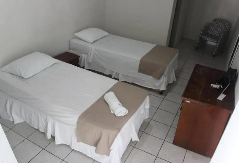 Chambre Standard, Pousada Cecosne