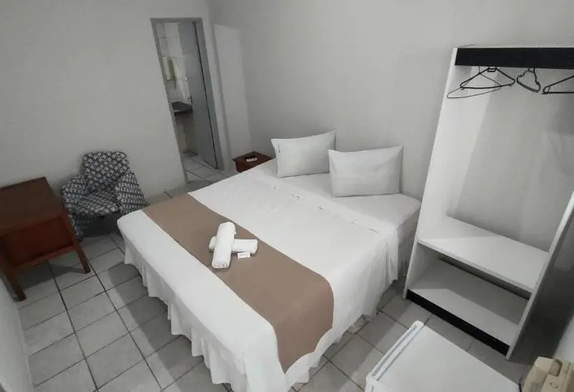 Chambre Standard Individuelle, Pousada Cecosne