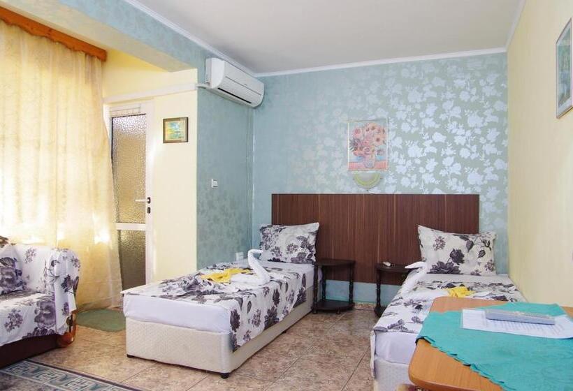 Номер Стандарт с Террасой, Violeta 7 Guest House