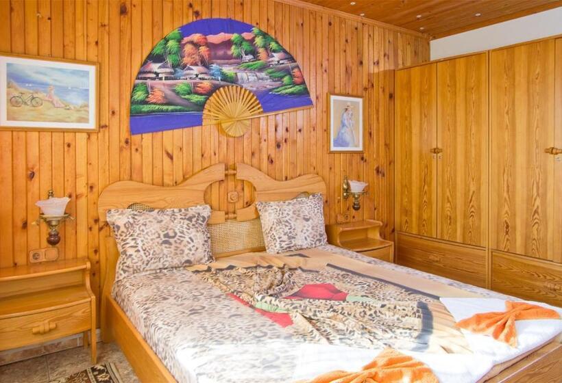 Апартаменты 2 Спальни с Террасой, Violeta 7 Guest House