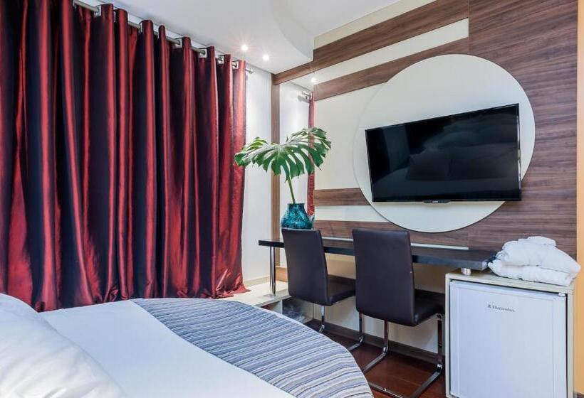 수피리어 룸, Rainbow Motel