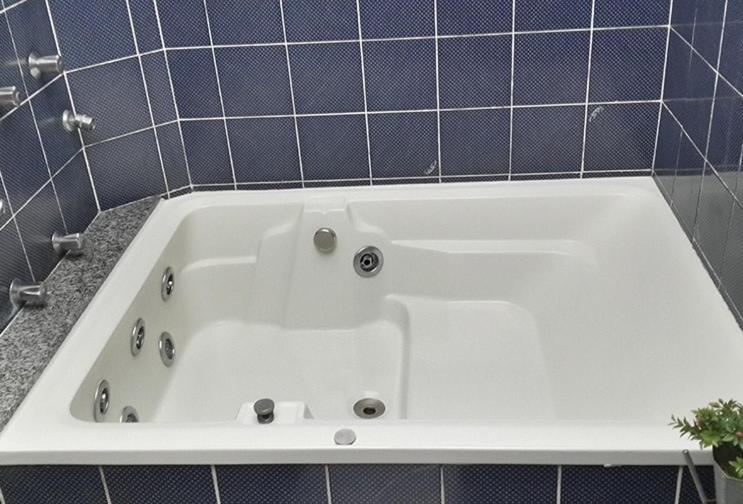 스탠다드 자쿠지 룸, Rainbow Motel