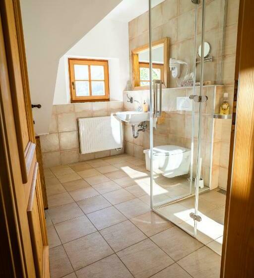 آپارتمان 1 خوابه با بالکن, Tourist Farm šenkova Domačija