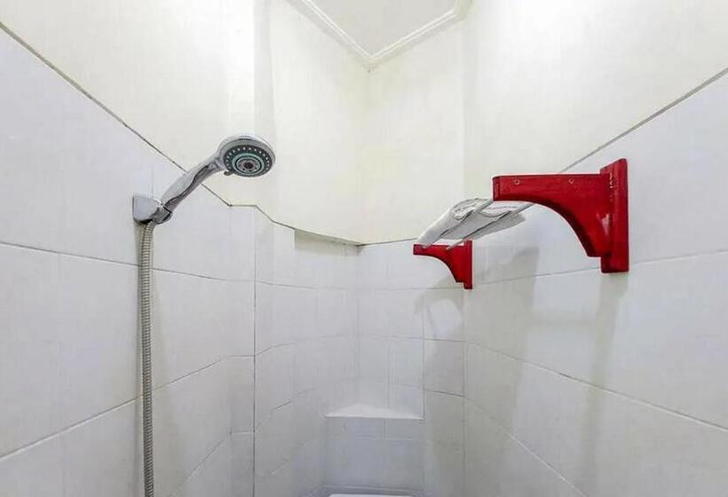 高级大房间, Graha Ara Homestay Syariah Rsud Dr Soetomo Surabaya Mitra Reddoorz