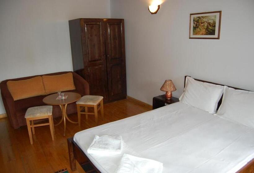 جناح غرفتين نوم, Kazasovata Guest House