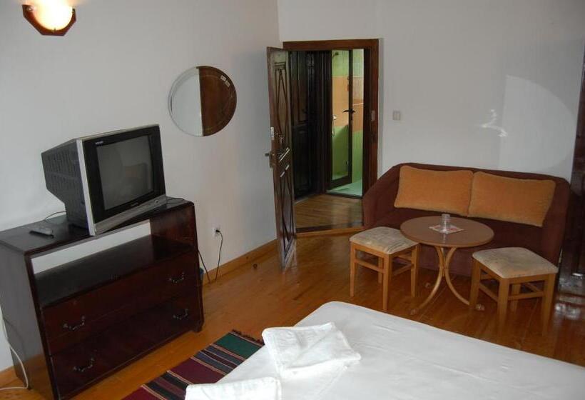 جناح غرفتين نوم, Kazasovata Guest House