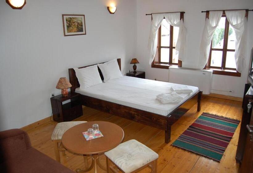 Люкс 2 Спальни, Kazasovata Guest House