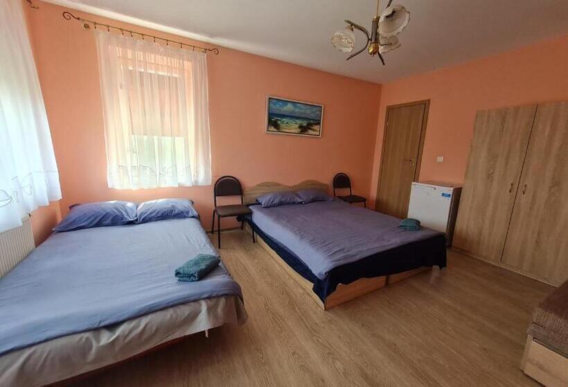 4인용 스탠다드 룸, Little Amber Apartments