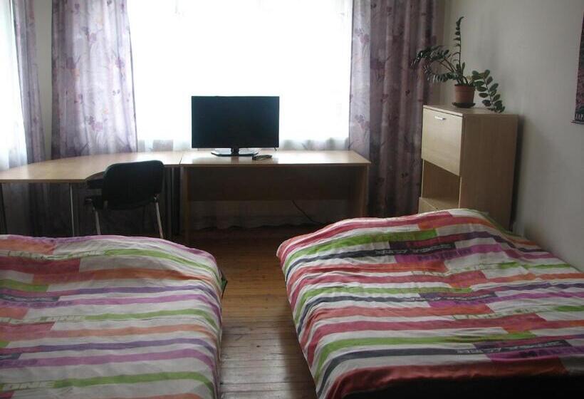 اتاق خانوادگی با سرویس بهداشتی مشترک, Little Amber Apartments