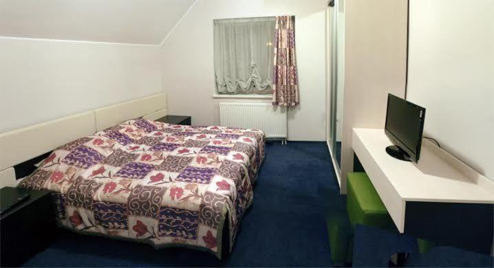 اتاق خانوادگی, Luka