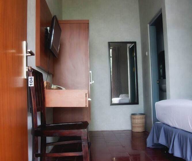 标准间, Ndalem Mantrigawen