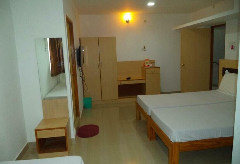スタンダードトリプルルーム, Samrat Guest House Kk Nagar