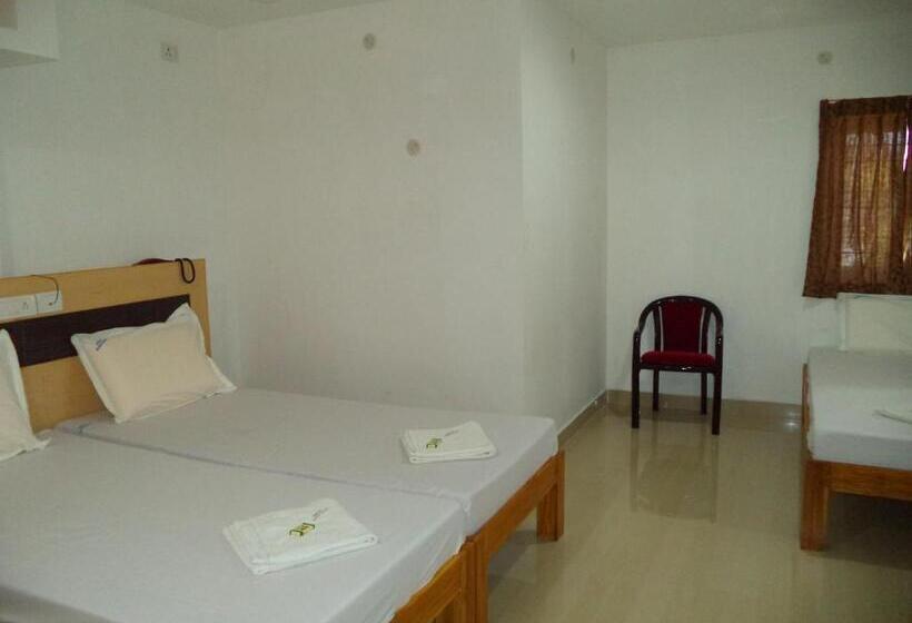 バルコニー付きスタンダードルーム, Samrat Guest House Kk Nagar