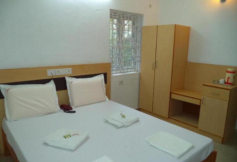 デラックスルーム, Samrat Guest House Kk Nagar