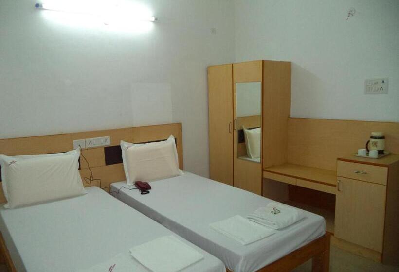 デラックスルーム, Samrat Guest House Kk Nagar