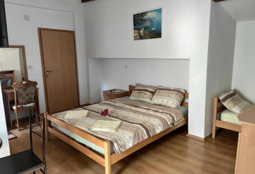 استودیو استاندارد با بالکن, Villa Kliment