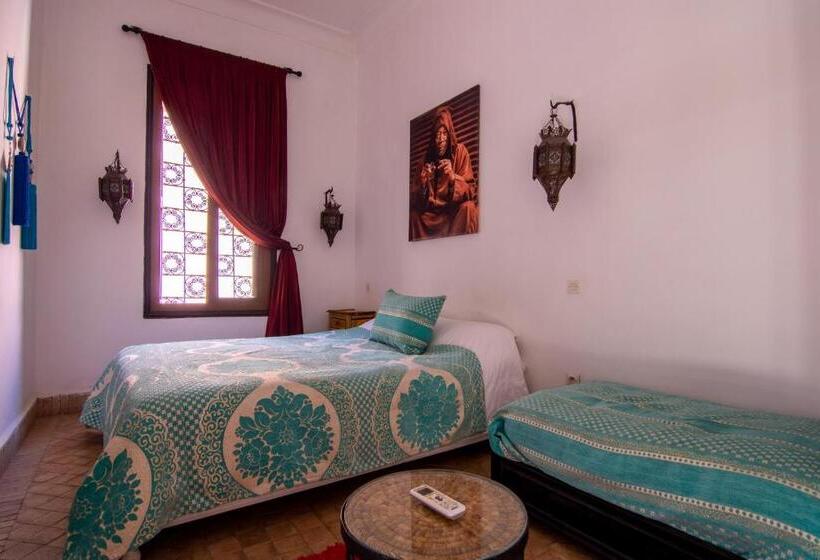 اتاق لوکس, Riad Hugo