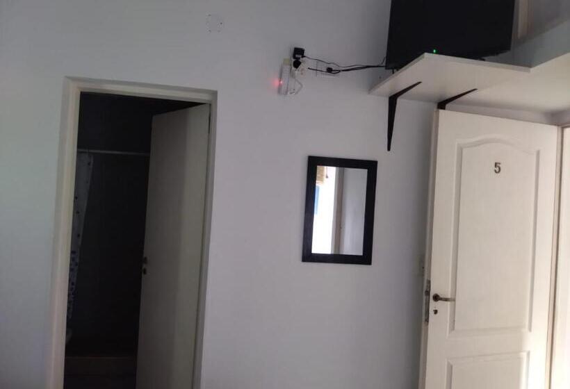 غرفة قياسية ثلاثية, La Posada De Los Fresnos