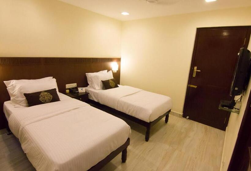 标准间, Cloud Nine Serviced Apartments