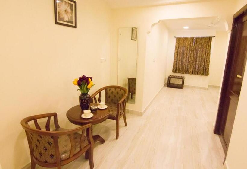 חדר אקזקיוטיב, Cloud Nine Serviced Apartments