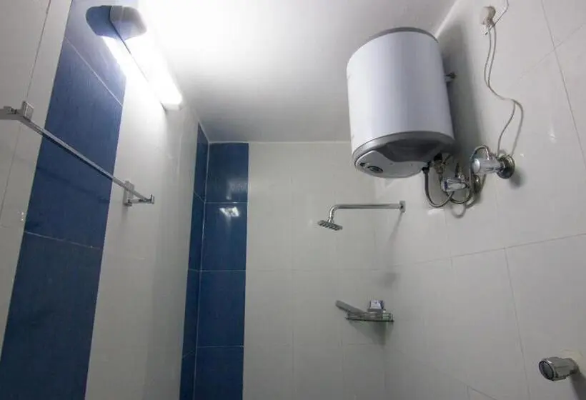اتاق اجرایی, Cloud Nine Serviced Apartments