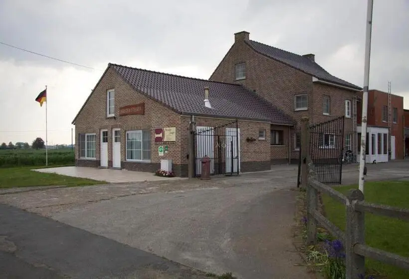スタンダードルーム, Breeden Steeger Hoeve