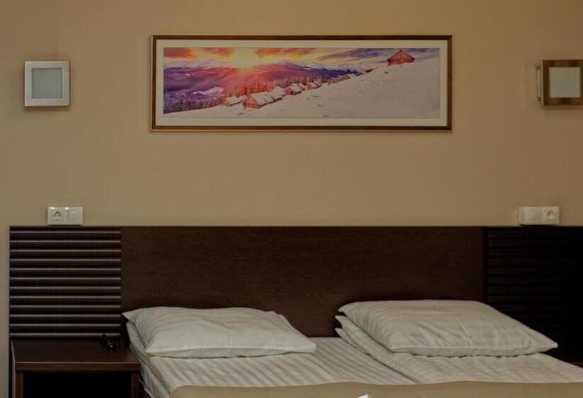 غرفة قياسية ثلاثية, Marmaros Apart Hotel & Spa