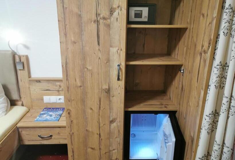 اتاق استاندارد سه نفره, Oberauer Wagrain Die Eco Familien Hotelpension B&b