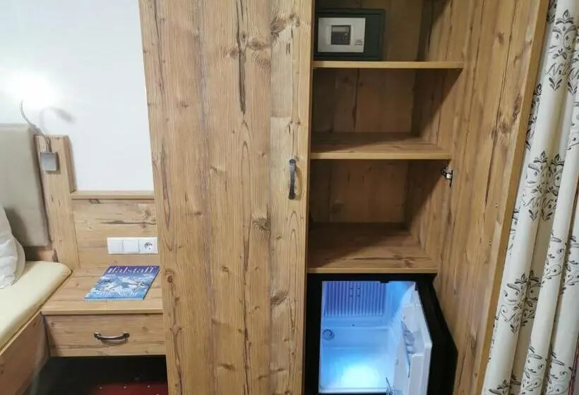 スタンダード４人部屋, Oberauer Wagrain   Die Eco Familien Hotelpension B&b