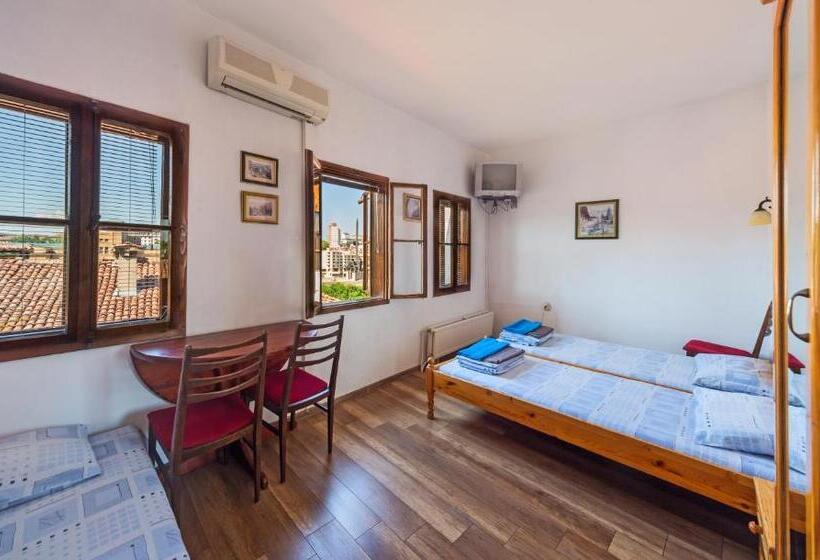 带共用浴室的标准房间, Hostel Pashov