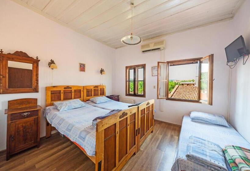 带共用浴室的标准房间, Hostel Pashov