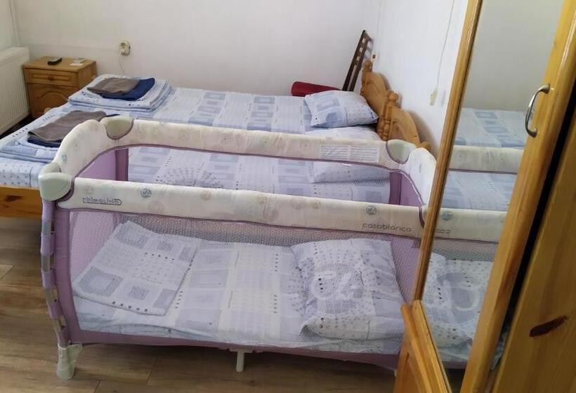 带共用浴室的标准房间, Hostel Pashov