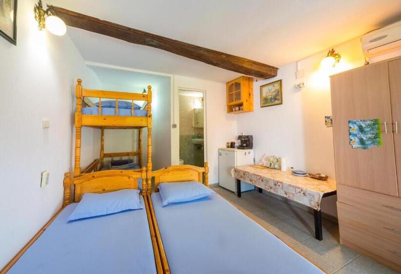 四人标准间, Hostel Pashov