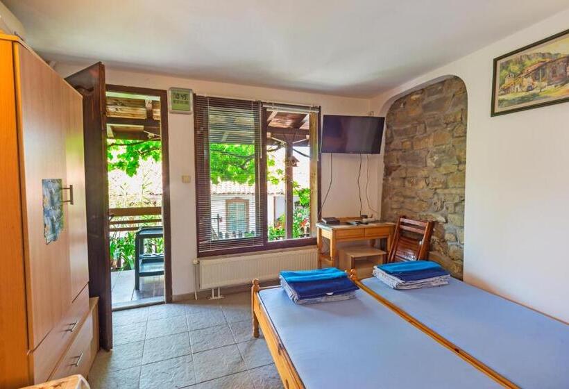 四人标准间, Hostel Pashov