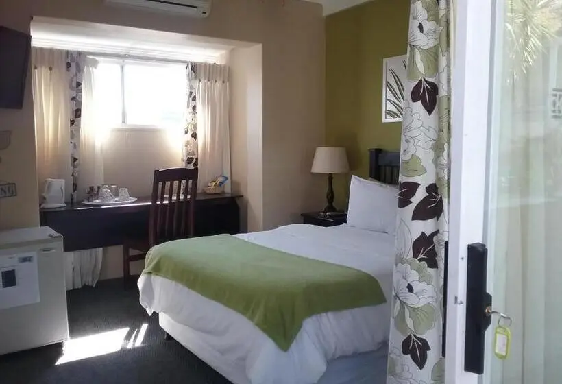 プールビュースタンダードルーム, Lala Nathi Guest House & Self Catering