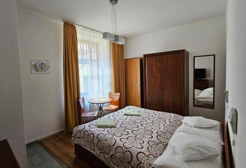 スタンダードスタジオ, Penzion Pod Krivanom